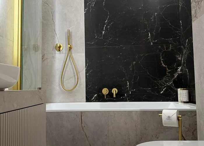 Gold - Lotnisko Katowice-pyrzowice * סיווירז