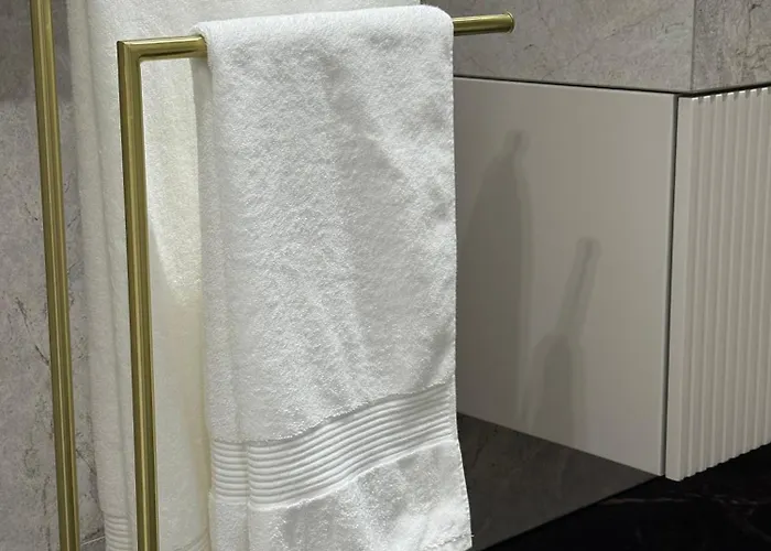 Gold - Lotnisko Katowice-pyrzowice סיווירז