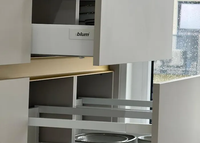 Gold - Lotnisko Katowice-pyrzowice * סיווירז