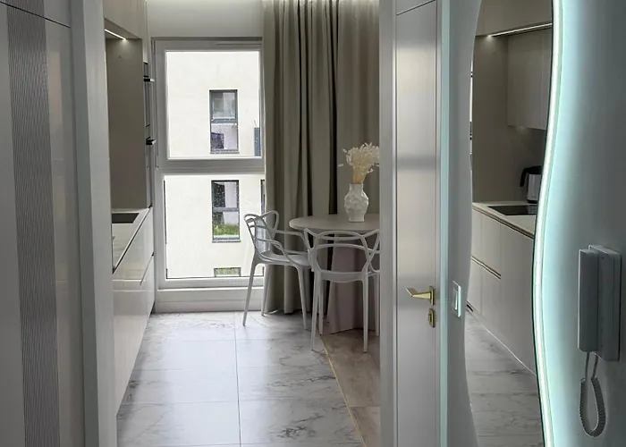 Gold - Lotnisko Katowice-pyrzowice * סיווירז